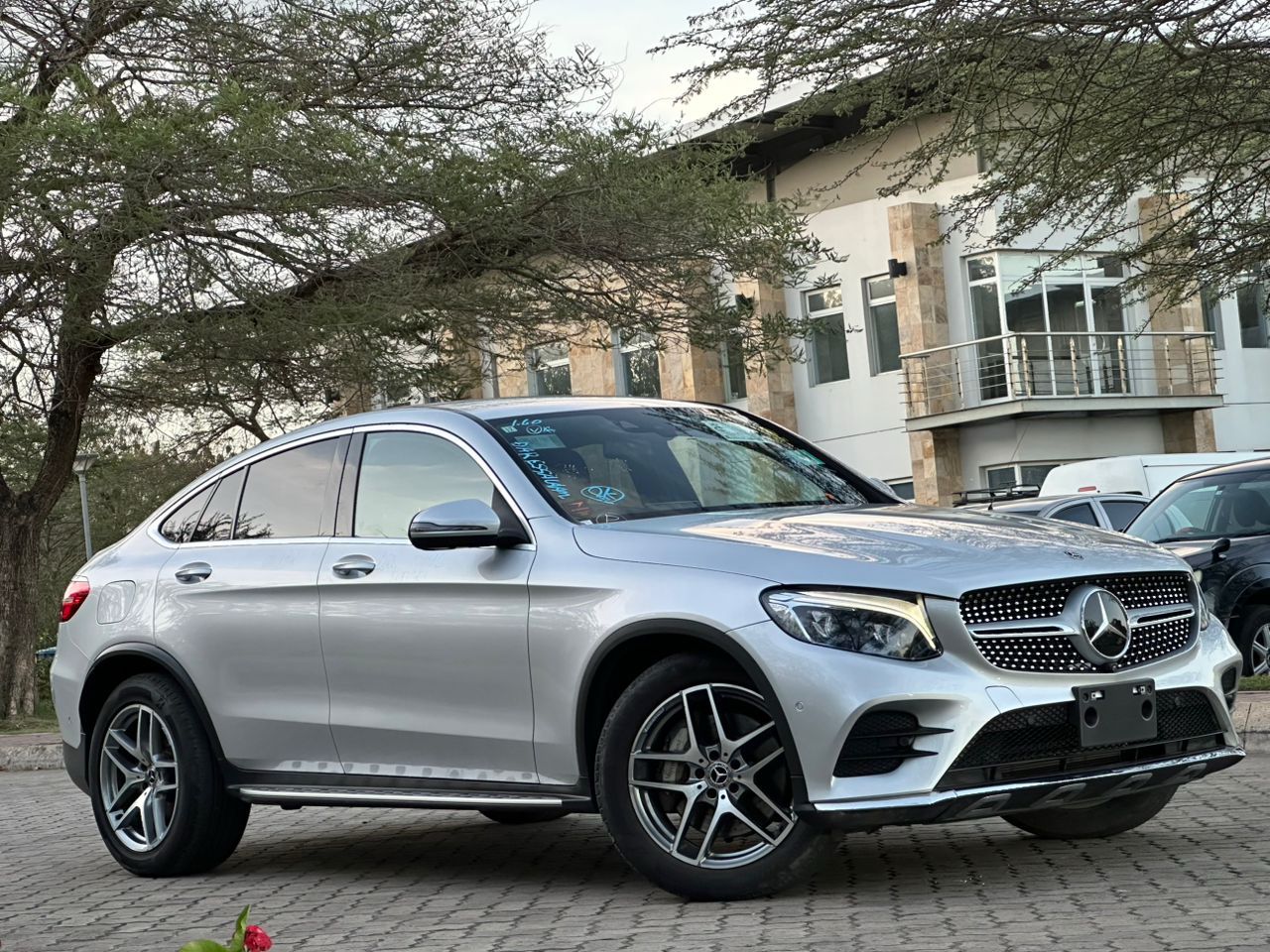 Mercedes Benz thumbnail 3